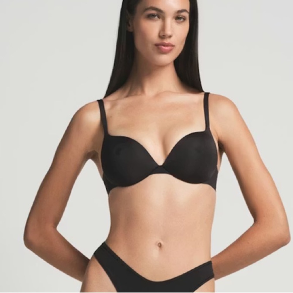 NWT Skims Ultimate Nipple Push Bra
